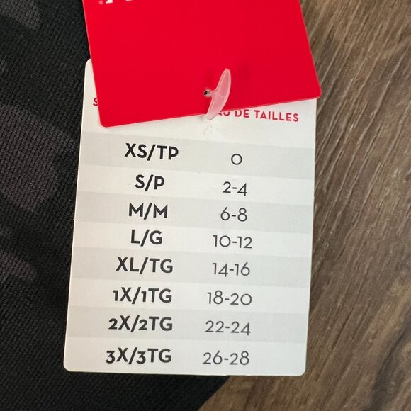 NEW SPANX EcoCare Seamless Black Camo Leggings - Picture 8 of 9